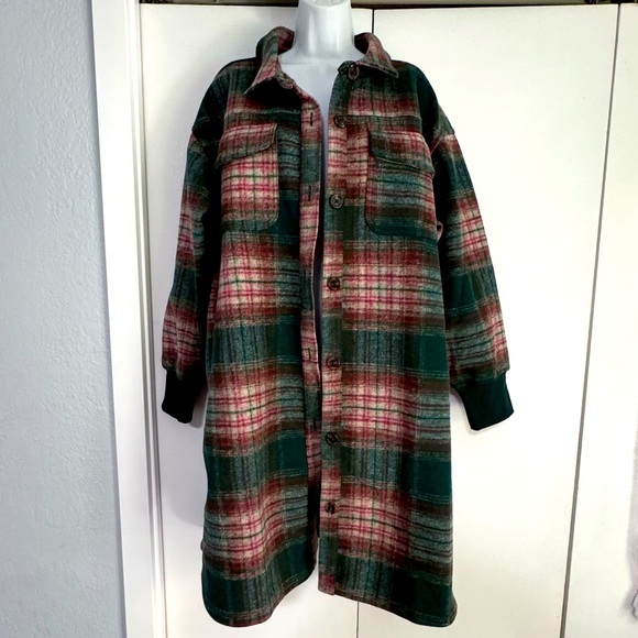 Maurices Jackets & Blazers - Maurices Women’s plus size button down Plaid Shacklet XL super plush longline